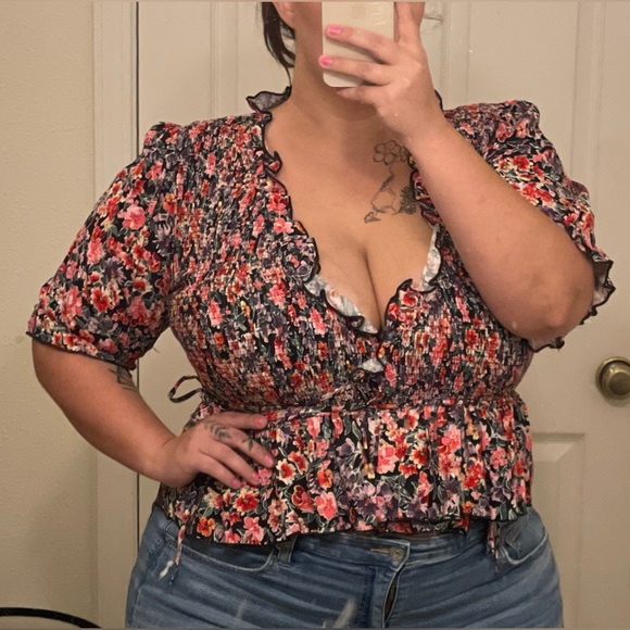 NWT TOPSHOP Smocked Floral Wrap Crop Top - Picture 8 of 11